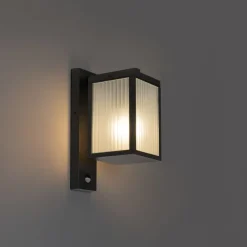 QAZQA Außenwandlaterne schwarz mit geripptem Glas und Bewegungssensor - Charlois