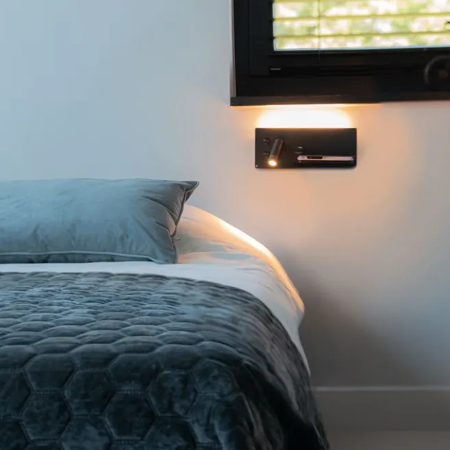 QAZQA Professional 2er Set Wandleuchte schwarz inkl. LED mit USB und Induktionsladegerät - Riza