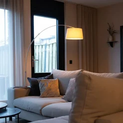 QAZQA Moderne Bogenlampe Stahl mit grauem Stoffschirm - Arc Basic